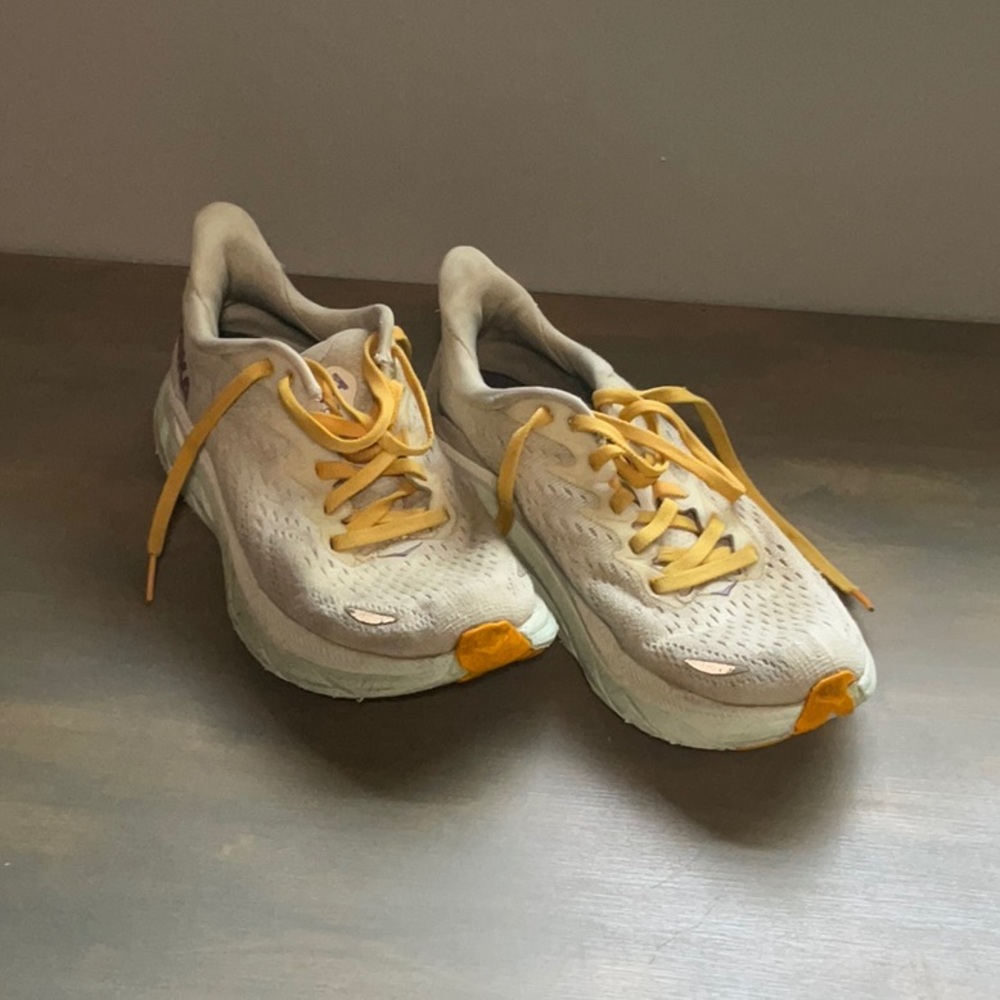 HOKA Clifton 8 Size 5
